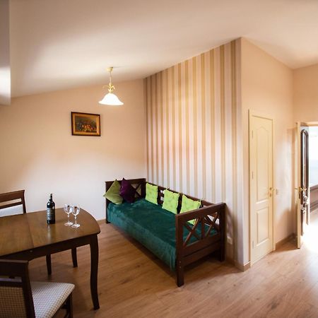 Apart Yaroslava Osmomysla 9 Square - City Center 利沃夫 外观 照片