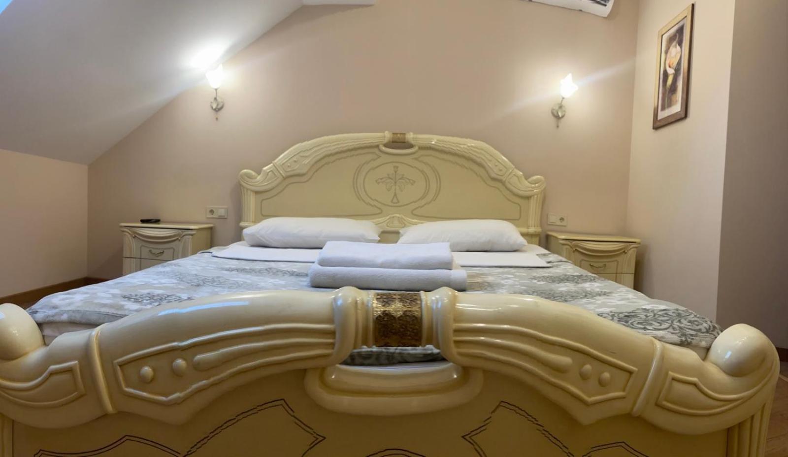Apart Yaroslava Osmomysla 9 Square - City Center 利沃夫 外观 照片