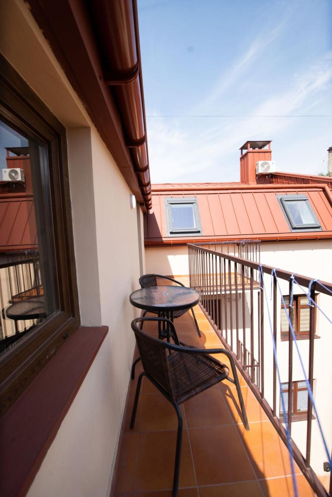 Apart Yaroslava Osmomysla 9 Square - City Center 利沃夫 外观 照片