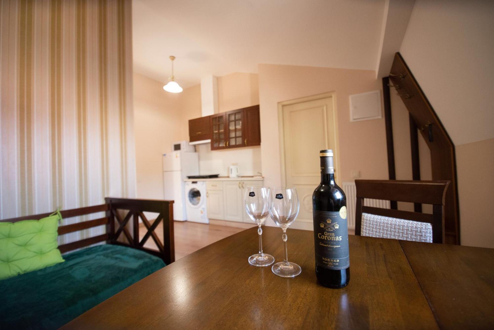 Apart Yaroslava Osmomysla 9 Square - City Center 利沃夫 外观 照片