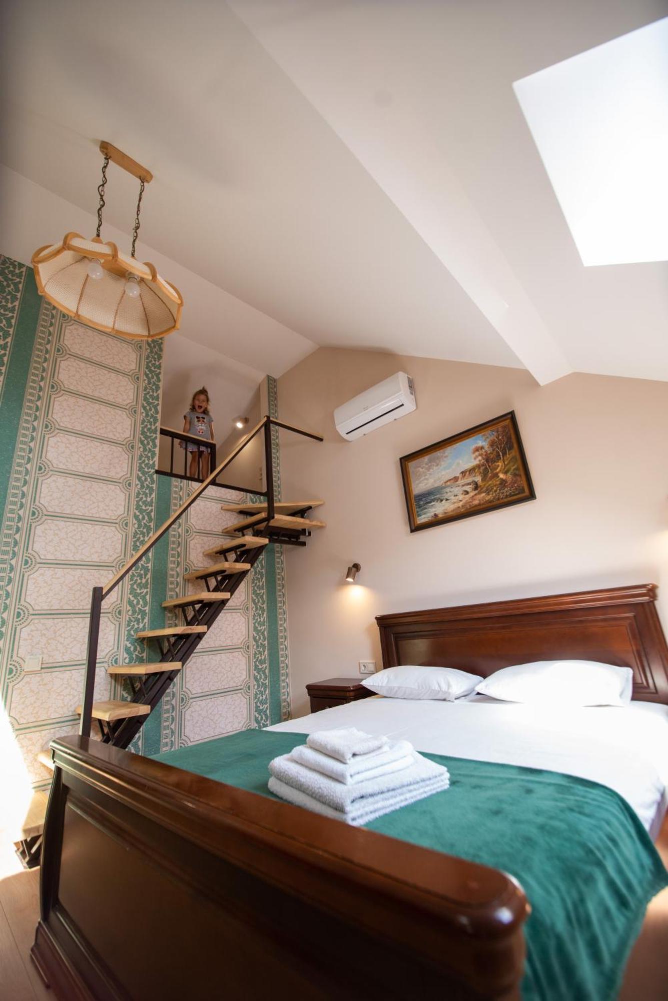 Apart Yaroslava Osmomysla 9 Square - City Center 利沃夫 外观 照片