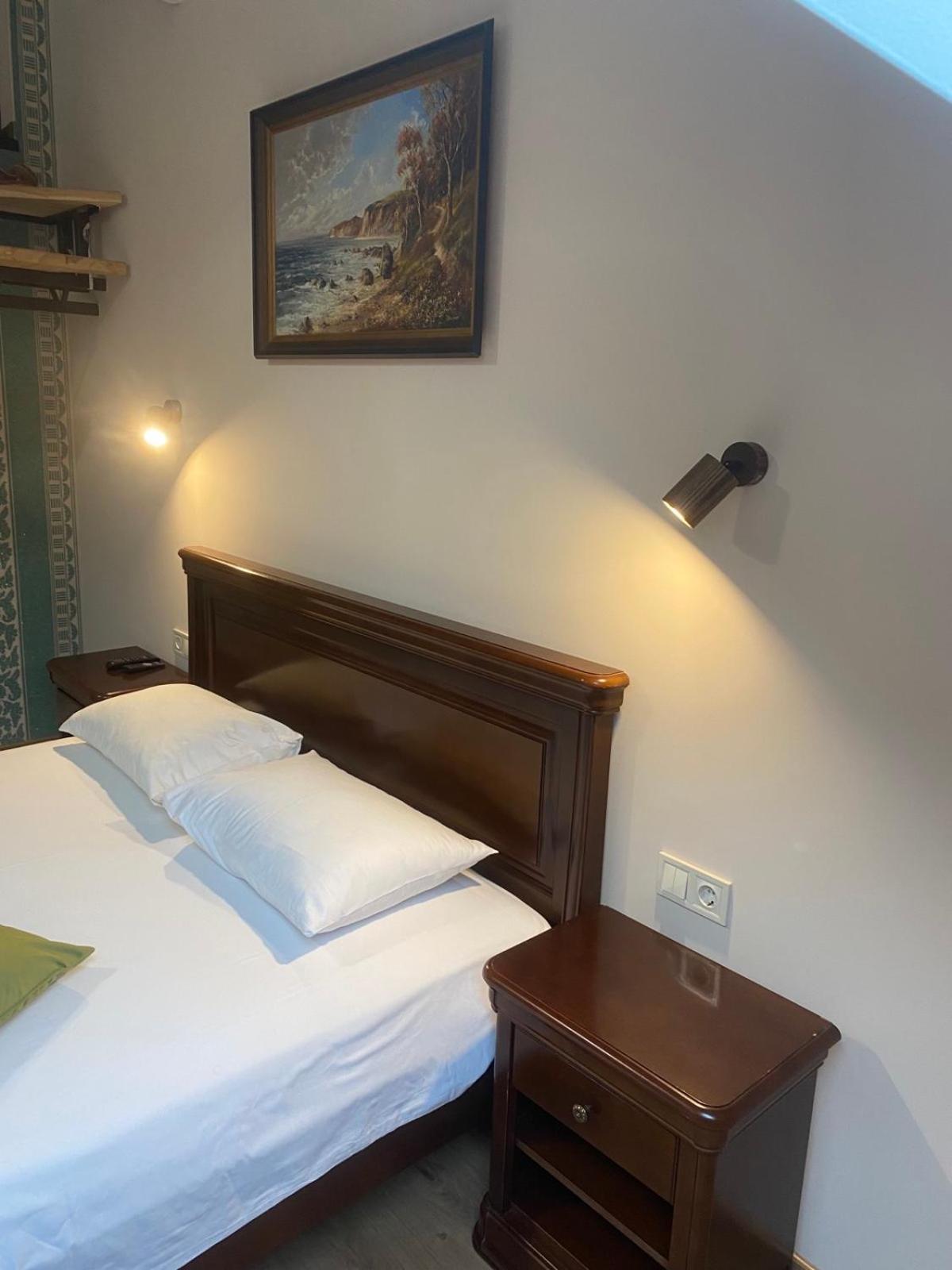 Apart Yaroslava Osmomysla 9 Square - City Center 利沃夫 外观 照片