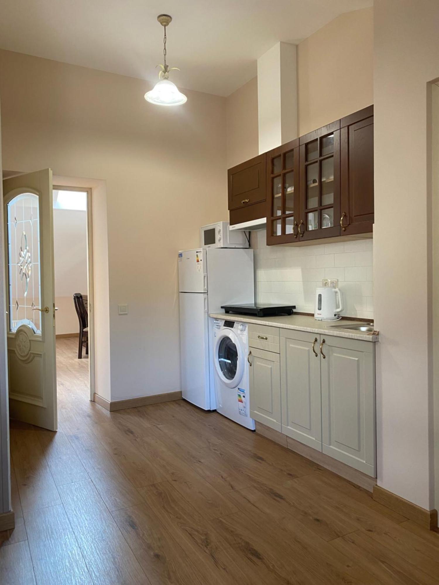 Apart Yaroslava Osmomysla 9 Square - City Center 利沃夫 外观 照片