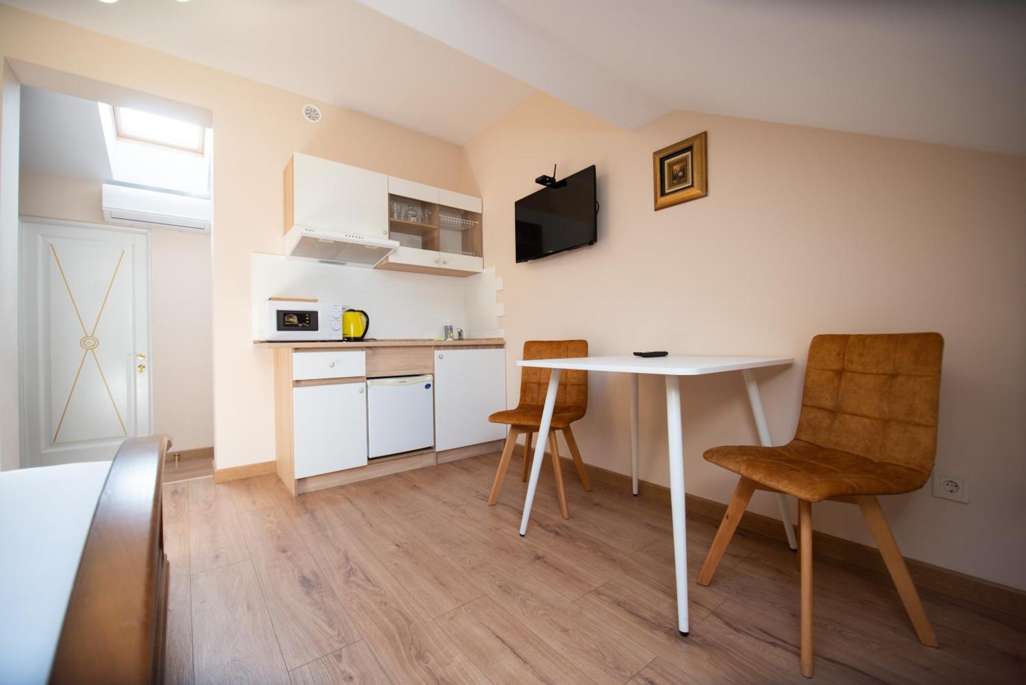 Apart Yaroslava Osmomysla 9 Square - City Center 利沃夫 客房 照片