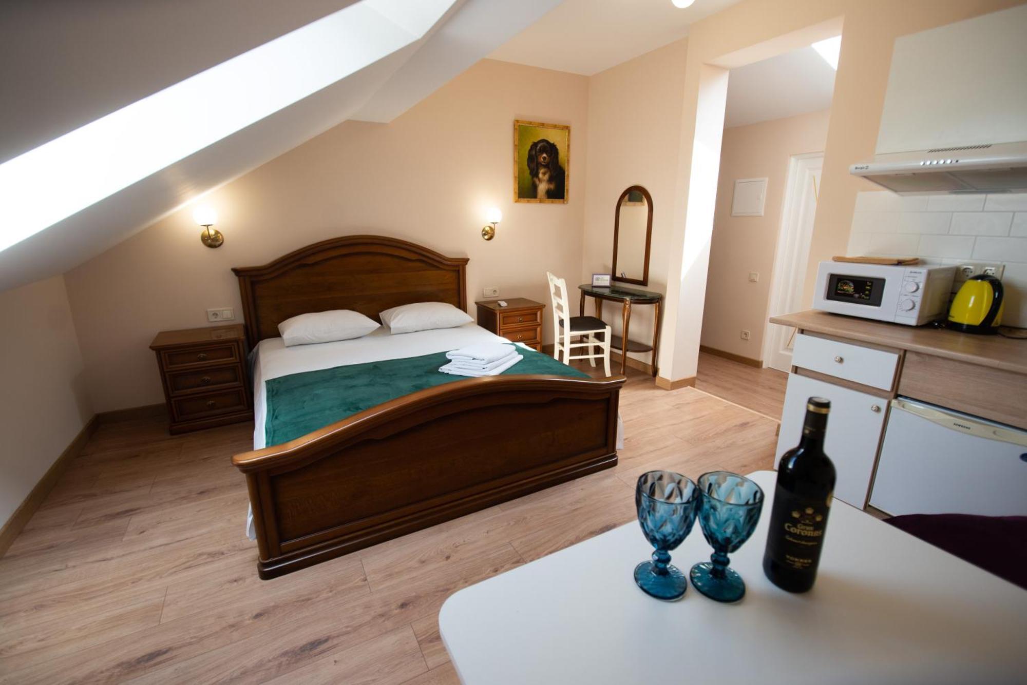 Apart Yaroslava Osmomysla 9 Square - City Center 利沃夫 客房 照片